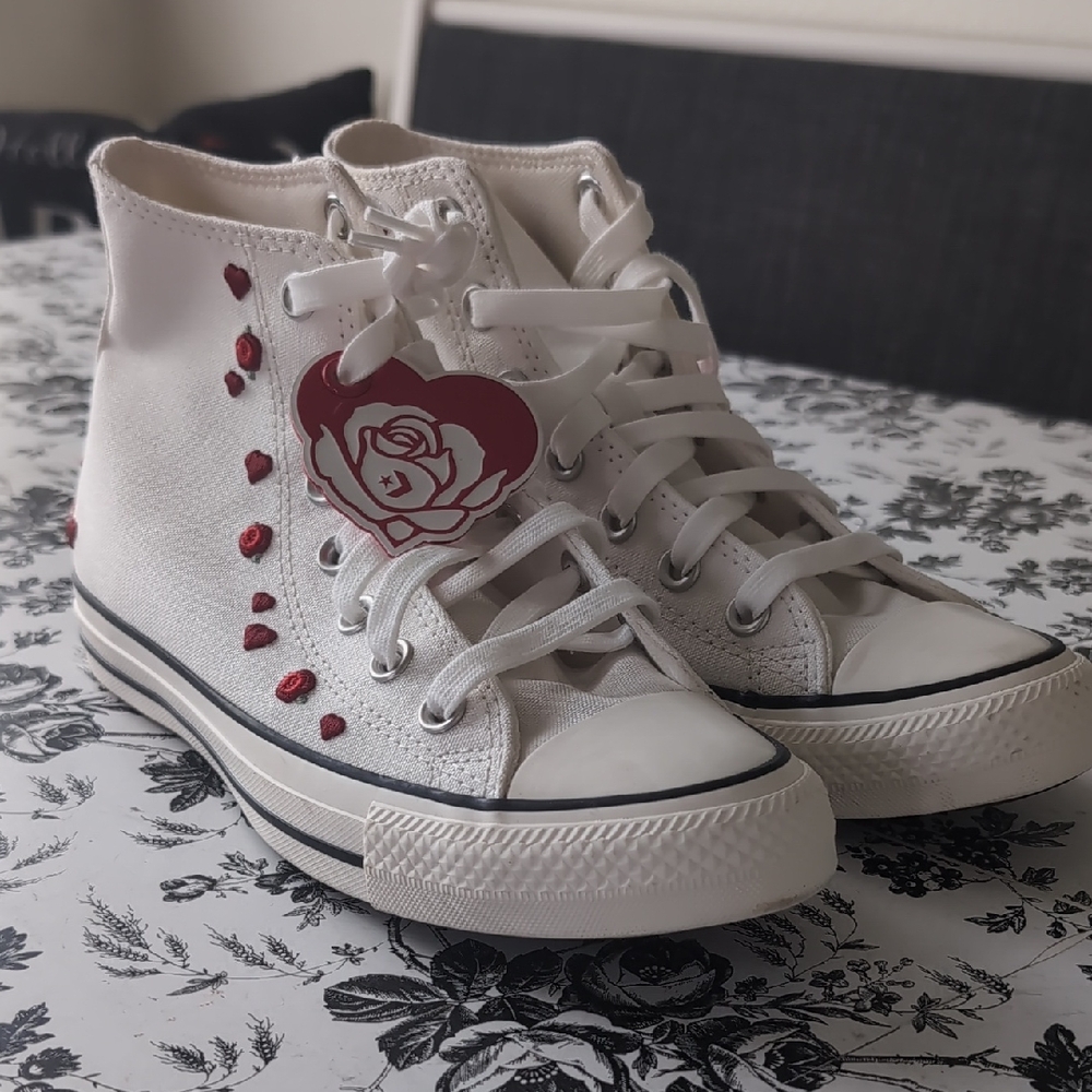 White High-Top Sneakers with Red Roses 🌹